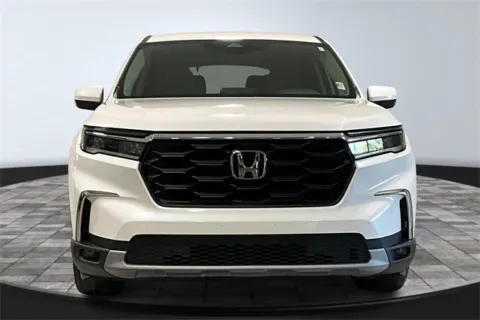 Photos of 2023 Honda Pilot EX-L for sale in Roanoke, IN at Southwest Auto Sales