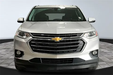 Photos of 2021 Chevrolet Traverse LT for sale in Roanoke, IN at Southwest Auto Sales