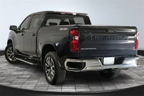 More photos of 2022 Chevrolet Silverado 1500 LT at Southwest Auto Sales, IN