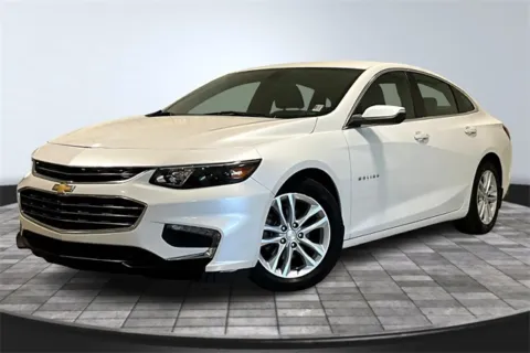 Another view of 2018 Chevrolet Malibu LT for sale in Roanoke, IN at Southwest Auto Sales