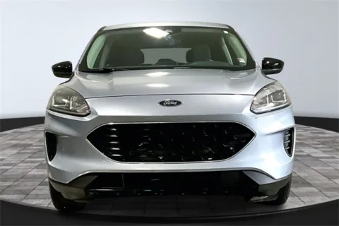 Photos of 2022 Ford Escape SE for sale in Roanoke, IN at Southwest Auto Sales