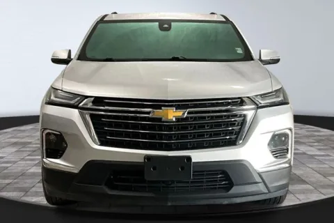 Photos of 2022 Chevrolet Traverse LT for sale in Roanoke, IN at Southwest Auto Sales