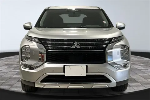 Photos of 2023 Mitsubishi Outlander PHEV for sale in Roanoke, IN at Southwest Auto Sales