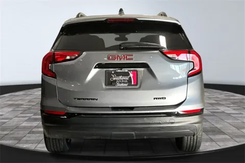 More photos of 2021 GMC Terrain SLE at Southwest Auto Sales, IN