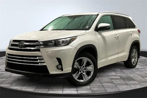 Another view of 2017 Toyota Highlander Limited for sale in Roanoke, IN at Southwest Auto Sales
