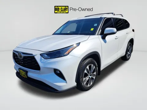 Brown 2022 Toyota Highlander XLE for sale in Auburn, WA