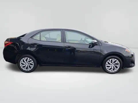 More photos of 2017 Toyota Corolla LE at Auburn Volkswagen, WA