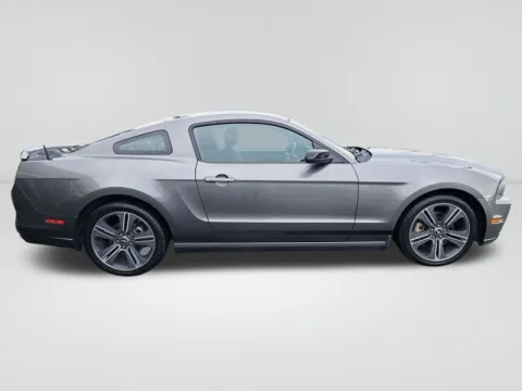 More photos of 2014 Ford Mustang V6 Premium at Auburn Volkswagen, WA