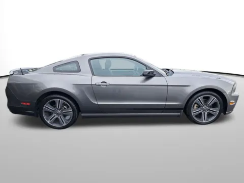 More photos of 2014 Ford Mustang V6 Premium at Auburn Volkswagen, WA