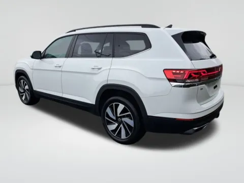 Another view of 2024 Volkswagen Atlas 2.0T SE w/Technology for sale in Auburn, WA at Auburn Volkswagen