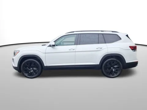 Photos of 2026 Volkswagen Atlas 2.0T SE w/Technology for sale in Auburn, WA at Auburn Volkswagen