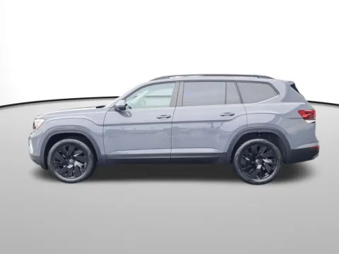 Photos of 2026 Volkswagen Atlas 2.0T SE w/Technology for sale in Auburn, WA at Auburn Volkswagen