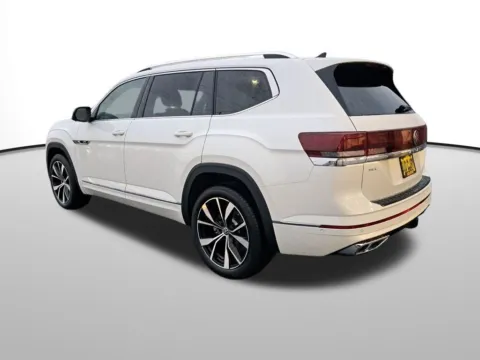 Another view of 2026 Volkswagen Atlas 2.0T SEL Premium R-Line for sale in Auburn, WA at Auburn Volkswagen