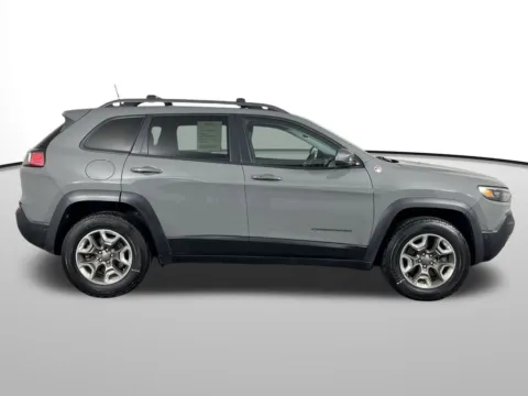 More photos of 2019 Jeep Cherokee Trailhawk at Auburn Volkswagen, WA