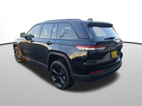 Another view of 2024 Jeep Grand Cherokee Altitude X for sale in Auburn, WA at Bud Clary Auburn Volkswagen