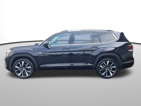 Photos of 2026 Volkswagen Atlas 2.0T SEL Premium R-Line for sale in Auburn, WA at Bud Clary Auburn Volkswagen