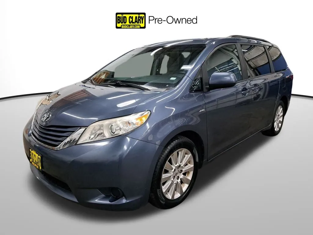 2016 Toyota Sienna LE for sale in Auburn, WA