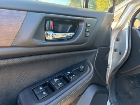 More photos of 2016 Subaru Outback 3.6R at Bud Clary Auburn Volkswagen, WA