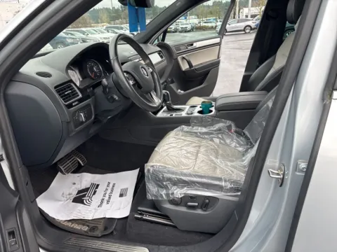 Photos of 2017 Volkswagen Touareg V6 for sale in Auburn, WA at Bud Clary Auburn Volkswagen