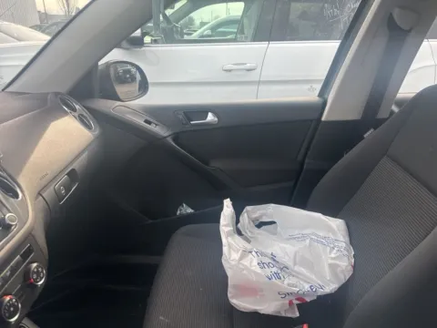 More photos of 2015 Volkswagen Tiguan S at Bud Clary Auburn Volkswagen, WA