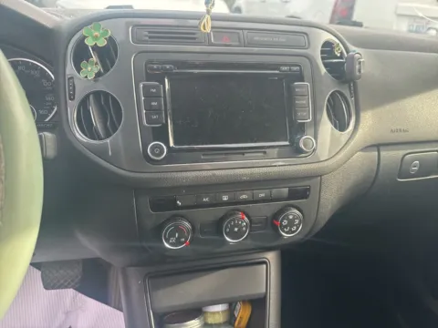 Photos of 2015 Volkswagen Tiguan S for sale in Auburn, WA at Bud Clary Auburn Volkswagen