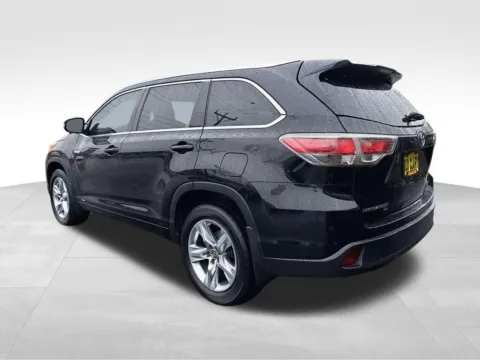 Another view of 2016 Toyota Highlander Hybrid Limited for sale in Auburn, WA at Bud Clary Auburn Volkswagen