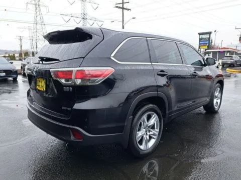 More photos of 2016 Toyota Highlander Hybrid Limited at Bud Clary Auburn Volkswagen, WA