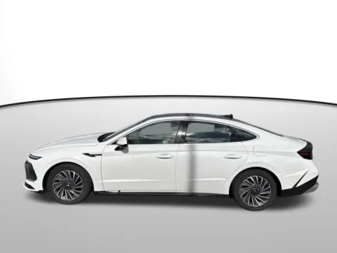 Photos of 2025 Hyundai Sonata Hybrid Limited for sale in Auburn, WA at Bud Clary Auburn Volkswagen