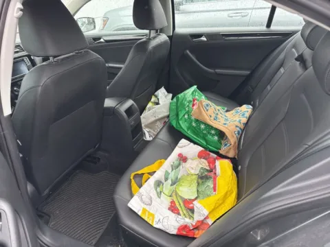 More photos of 2016 Volkswagen Jetta 1.8T SEL at Bud Clary Auburn Volkswagen, WA