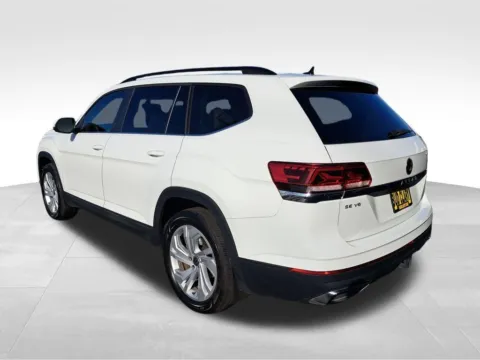 Another view of 2023 Volkswagen Atlas 3.6L V6 SE w/Technology for sale in Auburn, WA at Bud Clary Auburn Volkswagen