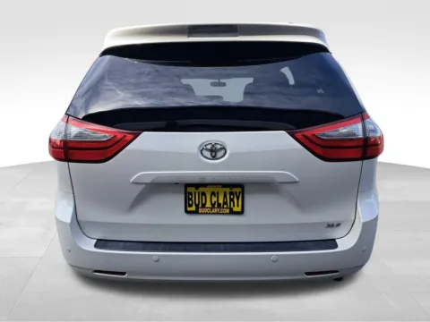 More photos of 2017 Toyota Sienna XLE Premium at Bud Clary Auburn Volkswagen, WA