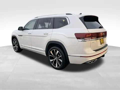 Another view of 2026 Volkswagen Atlas 2.0T SEL Premium R-Line for sale in Auburn, WA at Bud Clary Auburn Volkswagen