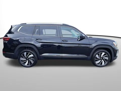 More photos of 2025 Volkswagen Atlas 2.0T SEL at Auburn Volkswagen, WA
