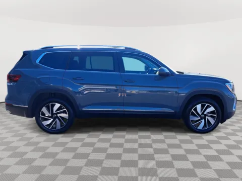 More photos of 2025 Volkswagen Atlas 2.0T SEL at Auburn Volkswagen, WA