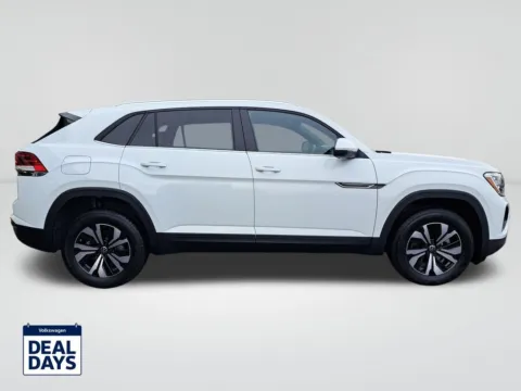 More photos of 2025 Volkswagen Atlas Cross Sport 2.0T SE at Auburn Volkswagen, WA