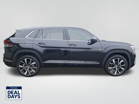 More photos of 2025 Volkswagen Atlas Cross Sport 2.0T SEL Premium R-Line at Auburn Volkswagen, WA