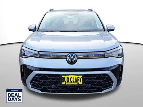 Photos of 2025 Volkswagen Taos 1.5T SEL for sale in Auburn, WA at Auburn Volkswagen