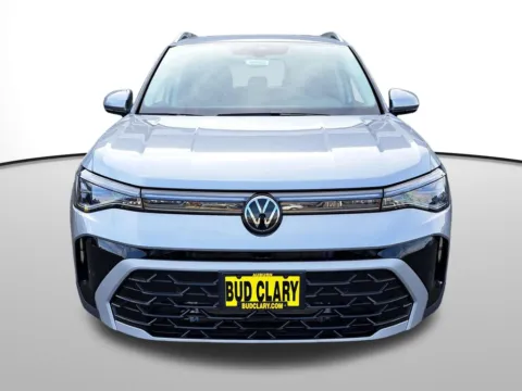 Photos of 2025 Volkswagen Taos 1.5T SEL for sale in Auburn, WA at Auburn Volkswagen