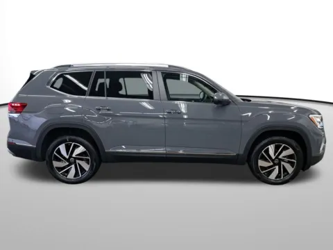 More photos of 2025 Volkswagen Atlas 2.0T SEL at Auburn Volkswagen, WA