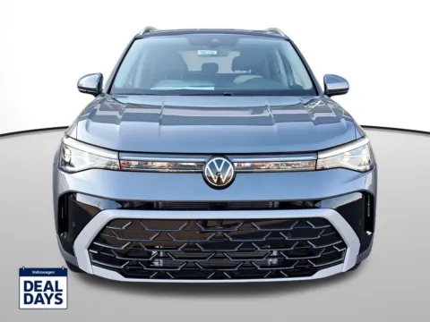 Photos of 2025 Volkswagen Taos 1.5T SEL for sale in Auburn, WA at Auburn Volkswagen