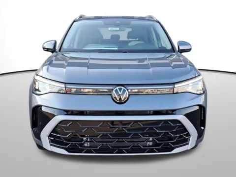 Photos of 2025 Volkswagen Taos 1.5T SEL for sale in Auburn, WA at Auburn Volkswagen