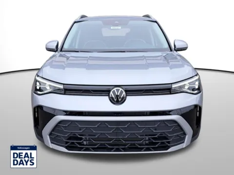 Photos of 2025 Volkswagen Taos 1.5T SE for sale in Auburn, WA at Auburn Volkswagen