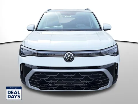 Photos of 2025 Volkswagen Taos 1.5T SEL for sale in Auburn, WA at Auburn Volkswagen