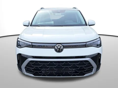 Photos of 2025 Volkswagen Taos 1.5T SEL for sale in Auburn, WA at Auburn Volkswagen