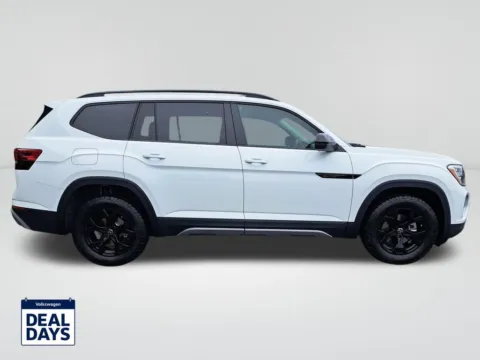 More photos of 2025 Volkswagen Atlas 2.0T Peak Edition at Auburn Volkswagen, WA