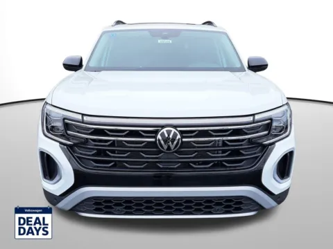 Photos of 2025 Volkswagen Atlas 2.0T Peak Edition for sale in Auburn, WA at Auburn Volkswagen