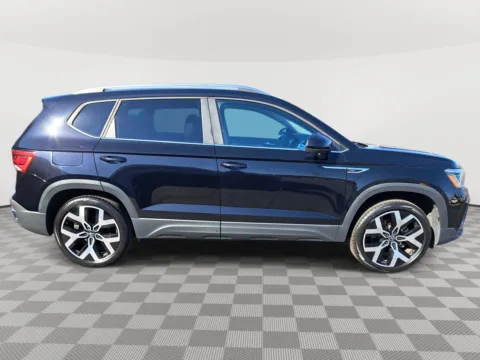 More photos of 2023 Volkswagen Taos SEL at Auburn Volkswagen, WA