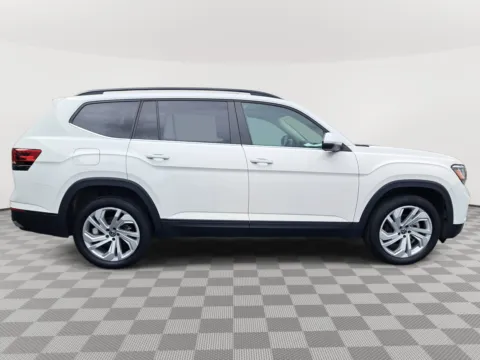 More photos of 2022 Volkswagen Atlas 2.0T SE w/Technology at Auburn Volkswagen, WA