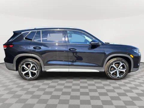 More photos of 2025 Volkswagen Tiguan SE at Auburn Volkswagen, WA