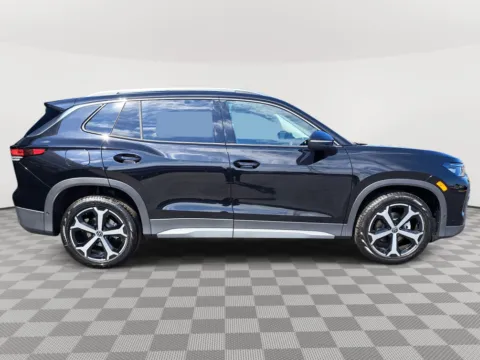More photos of 2025 Volkswagen Tiguan SE at Auburn Volkswagen, WA